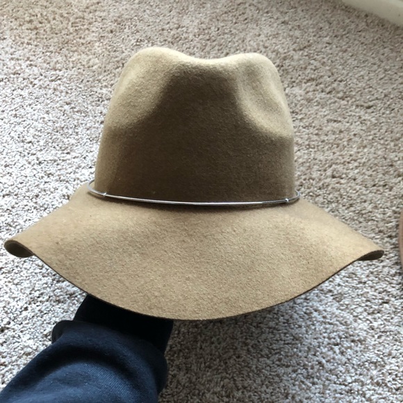 Tan hat - Picture 2 of 2